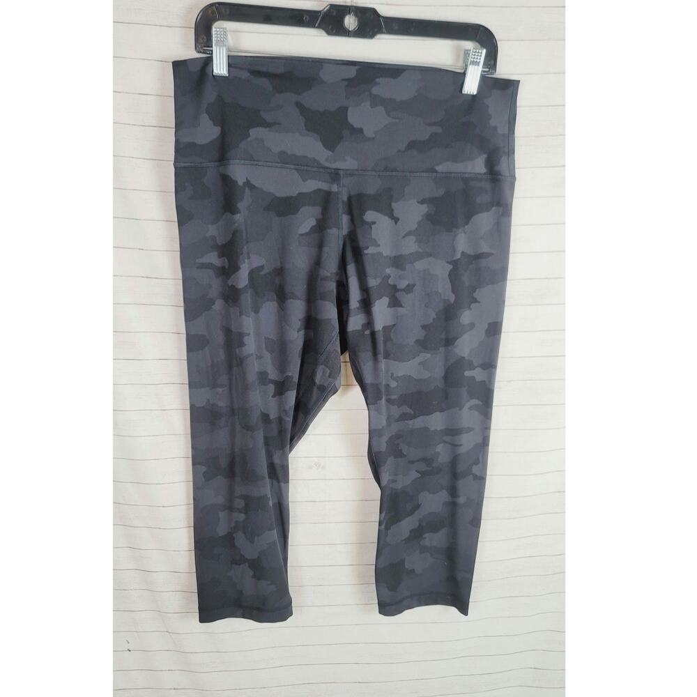 Lululemon Swift Speed High-Rise Crop 21" in Gray Camo, sz 14